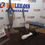 LOTE 253 - 01 ESCOVA ELETRICA, 01 CHAPINHA E 01 ASPIRADOR DE PÓ PORTÁTIL MARCAS E MODELOS DIVERSOS. (NO ESTADO) ATENÇÃO! FAZER A VISITAÇÃO ANTES DE ARREMATAR, NÃO SABEMOS SE FUNCIONA. LEILÃO NÃO TEM GARANTIA E NEM DEVOLUÇÃO, SUJEITO A POSSÍVEIS AVARIAS VISÍVEIS/OCULTAS E/OU AUSÊNCIA DE COMPONENTES.
