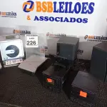 LOTE 226 - 02 APARELHOS DE SOM MARCA PHILLIPS E JVC. (NO ESTADO) ATENÇÃO! FAZER A VISITAÇÃO ANTES DE ARREMATAR, NÃO SABEMOS SE FUNCIONA. LEILÃO NÃO TEM GARANTIA E NEM DEVOLUÇÃO, SUJEITO A POSSÍVEIS AVARIAS VISÍVEIS/OCULTAS E/OU AUSÊNCIA DE COMPONENTES.