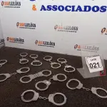 LOTE 021 - 10 ALGEMAS EM METAL. (NO ESTADO) ATENÇÃO! FAZER A VISITAÇÃO ANTES DE ARREMATAR, NÃO SABEMOS SE FUNCIONA. LEILÃO NÃO TEM GARANTIA E NEM DEVOLUÇÃO, SUJEITO A POSSÍVEIS AVARIAS VISÍVEIS/OCULTAS E/OU AUSÊNCIA DE COMPONENTES.