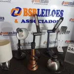 LOTE 245 - 01 LOTE C/VÁRIAS LUMINÁRIAS E ABAJURES MARCAS E MODELOS DIVERSOS. (NO ESTADO) ATENÇÃO! FAZER A VISITAÇÃO ANTES DE ARREMATAR, NÃO SABEMOS SE FUNCIONA. LEILÃO NÃO TEM GARANTIA E NEM DEVOLUÇÃO, SUJEITO A POSSÍVEIS AVARIAS VISÍVEIS/OCULTAS E/OU AUSÊNCIA DE COMPONENTES.