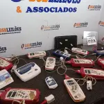 LOTE 023 - 01 LOTE C/VÁRIOS OXÍMETROS, MATERIAIS E ELETRÔNICOS DIVERSOS. (NO ESTADO) ATENÇÃO! FAZER A VISITAÇÃO ANTES DE ARREMATAR, NÃO SABEMOS SE FUNCIONA. LEILÃO NÃO TEM GARANTIA E NEM DEVOLUÇÃO, SUJEITO A POSSÍVEIS AVARIAS VISÍVEIS/OCULTAS E/OU AUSÊNCIA DE COMPONENTES.