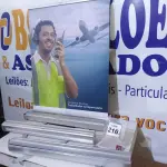 LOTE 216 - 01 LOTE C/VÁRIOS PAINÉIS DE ALUMÍNIO P/PROPAGANDA. (NO ESTADO) ATENÇÃO! FAZER A VISITAÇÃO ANTES DE ARREMATAR, NÃO SABEMOS SE FUNCIONA. LEILÃO NÃO TEM GARANTIA E NEM DEVOLUÇÃO, SUJEITO A POSSÍVEIS AVARIAS VISÍVEIS/OCULTAS E/OU AUSÊNCIA DE COMPONENTES.