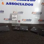 LOTE 231 - 02 VÍDEO GAMES PS2 MARCA SONY. (NO ESTADO) ATENÇÃO! FAZER A VISITAÇÃO ANTES DE ARREMATAR, NÃO SABEMOS SE FUNCIONA. LEILÃO NÃO TEM GARANTIA E NEM DEVOLUÇÃO, SUJEITO A POSSÍVEIS AVARIAS VISÍVEIS/OCULTAS E/OU AUSÊNCIA DE COMPONENTES.