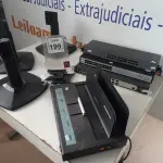 LOTE 199 - 03 SWITCHES, 03 PEDESTAIS C/AJUSTES DE ALTURA P/MONITORES E 01 MÁQUINA DE LIGAÇÃO DO DERRETIMENTO. (NO ESTADO) ATENÇÃO! FAZER A VISITAÇÃO ANTES DE ARREMATAR, NÃO SABEMOS SE FUNCIONA. LEILÃO NÃO TEM GARANTIA E NEM DEVOLUÇÃO, SUJEITO A POSSÍVEIS AVARIAS VISÍVEIS/OCULTAS E/OU AUSÊNCIA DE COMPONENTES.