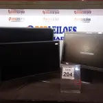 LOTE 204 - 01 TV 32” MARCA SAMSUNG E 01 MONITOR LCD. (NO ESTADO) ATENÇÃO! FAZER A VISITAÇÃO ANTES DE ARREMATAR, NÃO SABEMOS SE FUNCIONA. LEILÃO NÃO TEM GARANTIA E NEM DEVOLUÇÃO, SUJEITO A POSSÍVEIS AVARIAS VISÍVEIS/OCULTAS E/OU AUSÊNCIA DE COMPONENTES.