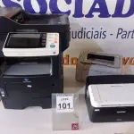 LOTE 101 - 03 IMPRESSORAS SENDO 01 MULTIFUNCIONAL MARCA KONICA MINOLTA. (NO ESTADO) ATENÇÃO! FAZER A VISITAÇÃO ANTES DE ARREMATAR, NÃO SABEMOS SE FUNCIONA. LEILÃO NÃO TEM GARANTIA E NEM DEVOLUÇÃO, SUJEITO A POSSÍVEIS AVARIAS VISÍVEIS/OCULTAS E/OU AUSÊNCIA DE COMPONENTES.