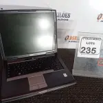 LOTE 235 - 01 NOTEBOOK MARCA DELL. (NO ESTADO) ATENÇÃO! FAZER A VISITAÇÃO ANTES DE ARREMATAR, NÃO SABEMOS SE FUNCIONA. LEILÃO NÃO TEM GARANTIA E NEM DEVOLUÇÃO, SUJEITO A POSSÍVEIS AVARIAS VISÍVEIS/OCULTAS E/OU AUSÊNCIA DE COMPONENTES.