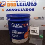 LOTE 292 - 01 GALÃO DE TINTA MARCA QUALITEX. (NO ESTADO) ATENÇÃO! FAZER A VISITAÇÃO ANTES DE ARREMATAR, NÃO SABEMOS SE FUNCIONA. LEILÃO NÃO TEM GARANTIA E NEM DEVOLUÇÃO, SUJEITO A POSSÍVEIS AVARIAS VISÍVEIS/OCULTAS E/OU AUSÊNCIA DE COMPONENTES.