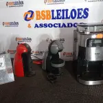 LOTE 227 - 03 CAFETEIRAS MARCAS E MODELOS DIVERSOS SENDO 02 DE CAPSULAS. (NO ESTADO) ATENÇÃO! FAZER A VISITAÇÃO ANTES DE ARREMATAR, NÃO SABEMOS SE FUNCIONA. LEILÃO NÃO TEM GARANTIA E NEM DEVOLUÇÃO, SUJEITO A POSSÍVEIS AVARIAS VISÍVEIS/OCULTAS E/OU AUSÊNCIA DE COMPONENTES.