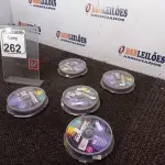 LOTE 262 - 01 LOTE C/APROXIMADAMENTE 100 MIDIAS BLURAY. (NO ESTADO) ATENÇÃO! FAZER A VISITAÇÃO ANTES DE ARREMATAR, NÃO SABEMOS SE FUNCIONA. LEILÃO NÃO TEM GARANTIA E NEM DEVOLUÇÃO, SUJEITO A POSSÍVEIS AVARIAS VISÍVEIS/OCULTAS E/OU AUSÊNCIA DE COMPONENTES.