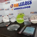 LOTE 247 - 04 BALANÇAS DIGITAIS E 02 RELÓGIOS P/PAREDE MARCAS E MODELOS DIVERSOS. (NO ESTADO) ATENÇÃO! FAZER A VISITAÇÃO ANTES DE ARREMATAR, NÃO SABEMOS SE FUNCIONA. LEILÃO NÃO TEM GARANTIA E NEM DEVOLUÇÃO, SUJEITO A POSSÍVEIS AVARIAS VISÍVEIS/OCULTAS E/OU AUSÊNCIA DE COMPONENTES.