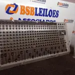 LOTE 206 - 01 MESA DE SOM MARCA SAMICK MODELOS SM-242. (NO ESTADO) ATENÇÃO! FAZER A VISITAÇÃO ANTES DE ARREMATAR, NÃO SABEMOS SE FUNCIONA. LEILÃO NÃO TEM GARANTIA E NEM DEVOLUÇÃO, SUJEITO A POSSÍVEIS AVARIAS VISÍVEIS/OCULTAS E/OU AUSÊNCIA DE COMPONENTES.