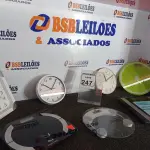 LOTE 247 - 04 BALANÇAS DIGITAIS E 02 RELÓGIOS P/PAREDE MARCAS E MODELOS DIVERSOS. (NO ESTADO) ATENÇÃO! FAZER A VISITAÇÃO ANTES DE ARREMATAR, NÃO SABEMOS SE FUNCIONA. LEILÃO NÃO TEM GARANTIA E NEM DEVOLUÇÃO, SUJEITO A POSSÍVEIS AVARIAS VISÍVEIS/OCULTAS E/OU AUSÊNCIA DE COMPONENTES.