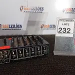 LOTE 232 - 01 MESA DE SOM ÁUDIO MIXER MARCA CICLOTRON MODELO AM-6R. (NO ESTADO) ATENÇÃO! FAZER A VISITAÇÃO ANTES DE ARREMATAR, NÃO SABEMOS SE FUNCIONA. LEILÃO NÃO TEM GARANTIA E NEM DEVOLUÇÃO, SUJEITO A POSSÍVEIS AVARIAS VISÍVEIS/OCULTAS E/OU AUSÊNCIA DE COMPONENTES.