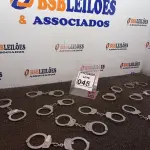 LOTE 045 - 10 ALGEMAS EM METAL. (NO ESTADO) ATENÇÃO! FAZER A VISITAÇÃO ANTES DE ARREMATAR, NÃO SABEMOS SE FUNCIONA. LEILÃO NÃO TEM GARANTIA E NEM DEVOLUÇÃO, SUJEITO A POSSÍVEIS AVARIAS VISÍVEIS/OCULTAS E/OU AUSÊNCIA DE COMPONENTES.