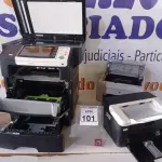 LOTE 101 - 03 IMPRESSORAS SENDO 01 MULTIFUNCIONAL MARCA KONICA MINOLTA. (NO ESTADO) ATENÇÃO! FAZER A VISITAÇÃO ANTES DE ARREMATAR, NÃO SABEMOS SE FUNCIONA. LEILÃO NÃO TEM GARANTIA E NEM DEVOLUÇÃO, SUJEITO A POSSÍVEIS AVARIAS VISÍVEIS/OCULTAS E/OU AUSÊNCIA DE COMPONENTES.