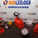 LOTE 051 - 06 LANTERNAS MARCAS E MODELOS DIVERSOS. (NO ESTADO) ATENÇÃO! FAZER A VISITAÇÃO ANTES DE ARREMATAR, NÃO SABEMOS SE FUNCIONA. LEILÃO NÃO TEM GARANTIA E NEM DEVOLUÇÃO, SUJEITO A POSSÍVEIS AVARIAS VISÍVEIS/OCULTAS E/OU AUSÊNCIA DE COMPONENTES.