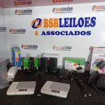 LOTE 239 - 02 MICROCASSETES MARCA PANASONIC, 01 PAR DE CAIXAS DE SOM P/PC, 02 APARELHOS TELEFÔNICOS E 01 CONTROLE DE RECEPÇÃO DE ÁUDIO MARCAS MODELOS DIVERSOS. (NO ESTADO) ATENÇÃO! FAZER A VISITAÇÃO ANTES DE ARREMATAR, NÃO SABEMOS SE FUNCIONA. LEILÃO NÃO TEM GARANTIA E NEM DEVOLUÇÃO, SUJEITO A POSSÍVEIS AVARIAS VISÍVEIS/OCULTAS E/OU AUSÊNCIA DE COMPONENTES.