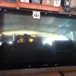 LOTE 197 - 01 TV 43” MARCA PANASONIC. (NO ESTADO) ATENÇÃO! FAZER A VISITAÇÃO ANTES DE ARREMATAR, NÃO SABEMOS SE FUNCIONA. LEILÃO NÃO TEM GARANTIA E NEM DEVOLUÇÃO, SUJEITO A POSSÍVEIS AVARIAS VISÍVEIS/OCULTAS E/OU AUSÊNCIA DE COMPONENTES.