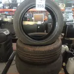 LOTE 355 - 03 PNEUS USADOS SENDO 02 AROS 16 E UM ARO 17. (NO ESTADO) ATENÇÃO! FAZER A VISITAÇÃO ANTES DE ARREMATAR, NÃO SABEMOS SE FUNCIONA. LEILÃO NÃO TEM GARANTIA E NEM DEVOLUÇÃO, SUJEITO A POSSÍVEIS AVARIAS VISÍVEIS/OCULTAS E/OU AUSÊNCIA DE COMPONENTES.