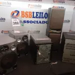 LOTE 369 - 02 APARELHOS DE SOM MARCA SONY E AIWA. (NO ESTADO) ATENÇÃO! FAZER A VISITAÇÃO ANTES DE ARREMATAR, NÃO SABEMOS SE FUNCIONA. LEILÃO NÃO TEM GARANTIA E NEM DEVOLUÇÃO, SUJEITO A POSSÍVEIS AVARIAS VISÍVEIS/OCULTAS E/OU AUSÊNCIA DE COMPONENTES.