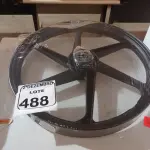 LOTE 488 - 01 RODA P/MOTO CG ARO “17 PARA QUALQUER CG (NOVO). (NO ESTADO) ATENÇÃO! FAZER A VISITAÇÃO ANTES DE ARREMATAR, NÃO SABEMOS SE FUNCIONA. LEILÃO NÃO TEM GARANTIA E NEM DEVOLUÇÃO, SUJEITO A POSSÍVEIS AVARIAS VISÍVEIS/OCULTAS E/OU AUSÊNCIA DE COMPONENTES.
