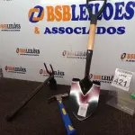 LOTE 421 - 01 MARTELO, 01 MINI PÁ E 01 SACHO P/JARDIM(NOVO). (NO ESTADO) ATENÇÃO! FAZER A VISITAÇÃO ANTES DE ARREMATAR, NÃO SABEMOS SE FUNCIONA. LEILÃO NÃO TEM GARANTIA E NEM DEVOLUÇÃO, SUJEITO A POSSÍVEIS AVARIAS VISÍVEIS/OCULTAS E/OU AUSÊNCIA DE COMPONENTES.