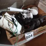 LOTE 504 - 01 LOTE C/ VÁRIOS HEADSETS E CHUVEIROS MARCAS E MODELOS DIVERSOS.  (NO ESTADO) ATENÇÃO! FAZER A VISITAÇÃO ANTES DE ARREMATAR, NÃO SABEMOS SE FUNCIONA. LEILÃO NÃO TEM GARANTIA E NEM DEVOLUÇÃO, SUJEITO A POSSÍVEIS AVARIAS VISÍVEIS/OCULTAS E/OU AUSÊNCIA DE COMPONENTES.