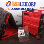 LOTE 312 - 02 CARRINHOS DOBRÁVEIS P/TRANSPORTE DE PLÁSTICO. (NO ESTADO) ATENÇÃO! FAZER A VISITAÇÃO ANTES DE ARREMATAR, NÃO SABEMOS SE FUNCIONA. LEILÃO NÃO TEM GARANTIA E NEM DEVOLUÇÃO, SUJEITO A POSSÍVEIS AVARIAS VISÍVEIS/OCULTAS E/OU AUSÊNCIA DE COMPONENTES.