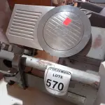 LOTE 570 - 01 CORTADOR DE FRIOS MARCA FILIZOLA. (NO ESTADO) ATENÇÃO! FAZER A VISITAÇÃO ANTES DE ARREMATAR, NÃO SABEMOS SE FUNCIONA. LEILÃO NÃO TEM GARANTIA E NEM DEVOLUÇÃO, SUJEITO A POSSÍVEIS AVARIAS VISÍVEIS/OCULTAS E/OU AUSÊNCIA DE COMPONENTES.