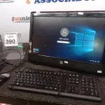 LOTE 390 - 01 ALL IN ONE MARCA HP C/TECLADO E MOUSE. (NO ESTADO) ATENÇÃO! FAZER A VISITAÇÃO ANTES DE ARREMATAR, NÃO SABEMOS SE FUNCIONA. LEILÃO NÃO TEM GARANTIA E NEM DEVOLUÇÃO, SUJEITO A POSSÍVEIS AVARIAS VISÍVEIS/OCULTAS E/OU AUSÊNCIA DE COMPONENTES.