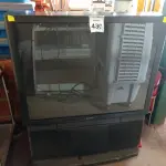LOTE 430 - 01 TV DE TUBO ANTIGA SONY. (NO ESTADO) ATENÇÃO! FAZER A VISITAÇÃO ANTES DE ARREMATAR, NÃO SABEMOS SE FUNCIONA. LEILÃO NÃO TEM GARANTIA E NEM DEVOLUÇÃO, SUJEITO A POSSÍVEIS AVARIAS VISÍVEIS/OCULTAS E/OU AUSÊNCIA DE COMPONENTES.
