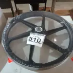 LOTE 510 - 01 RODA P/MOTO CG ARO “17 PARA QUALQUER CG (NOVO). (NO ESTADO) ATENÇÃO! FAZER A VISITAÇÃO ANTES DE ARREMATAR, NÃO SABEMOS SE FUNCIONA. LEILÃO NÃO TEM GARANTIA E NEM DEVOLUÇÃO, SUJEITO A POSSÍVEIS AVARIAS VISÍVEIS/OCULTAS E/OU AUSÊNCIA DE COMPONENTES.