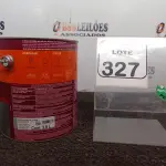 LOTE 327 - 01 LATA DE TINTA COR BRILHANTE PLATINA MARCA SUVINIL 3,6L P/MADEIRAS E METAIS. (NO ESTADO) ATENÇÃO! FAZER A VISITAÇÃO ANTES DE ARREMATAR, NÃO SABEMOS SE FUNCIONA. LEILÃO NÃO TEM GARANTIA E NEM DEVOLUÇÃO, SUJEITO A POSSÍVEIS AVARIAS VISÍVEIS/OCULTAS E/OU AUSÊNCIA DE COMPONENTES.