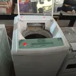 LOTE 478 - 01 MÁQUINA DE LAVAR 6KG P/RETIRADA DE PEÇAS. (NO ESTADO) ATENÇÃO! FAZER A VISITAÇÃO ANTES DE ARREMATAR, NÃO SABEMOS SE FUNCIONA. LEILÃO NÃO TEM GARANTIA E NEM DEVOLUÇÃO, SUJEITO A POSSÍVEIS AVARIAS VISÍVEIS/OCULTAS E/OU AUSÊNCIA DE COMPONENTES.