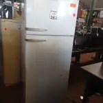 LOTE 363 - 01 GELADEIRA MARCA DACO 220V. (NO ESTADO) ATENÇÃO! FAZER A VISITAÇÃO ANTES DE ARREMATAR, NÃO SABEMOS SE FUNCIONA. LEILÃO NÃO TEM GARANTIA E NEM DEVOLUÇÃO, SUJEITO A POSSÍVEIS AVARIAS VISÍVEIS/OCULTAS E/OU AUSÊNCIA DE COMPONENTES.