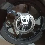 LOTE 507 - 01 RODA P/MOTO COM PNEU E CÂMARA DE AR, ARO “18. PARA HONDA 150 E 160 CILINDRADAS. (NO ESTADO) ATENÇÃO! FAZER A VISITAÇÃO ANTES DE ARREMATAR, NÃO SABEMOS SE FUNCIONA. LEILÃO NÃO TEM GARANTIA E NEM DEVOLUÇÃO, SUJEITO A POSSÍVEIS AVARIAS VISÍVEIS/OCULTAS E/OU AUSÊNCIA DE COMPONENTES.