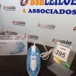 LOTE 395 - 01 FERRO A VAPOR P/ PASSAR ROUPAS MARCA ELECTROLUX COR BRANCA C/AZUL (NOVO). (NO ESTADO) ATENÇÃO! FAZER A VISITAÇÃO ANTES DE ARREMATAR, NÃO SABEMOS SE FUNCIONA. LEILÃO NÃO TEM GARANTIA E NEM DEVOLUÇÃO, SUJEITO A POSSÍVEIS AVARIAS VISÍVEIS/OCULTAS E/OU AUSÊNCIA DE COMPONENTES.