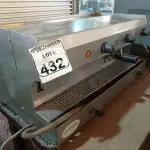 LOTE 432 - 01 MÁQUINA DE CAFÉ EXPRESSO EM INOX INDUSTRIAL. (NO ESTADO) ATENÇÃO! FAZER A VISITAÇÃO ANTES DE ARREMATAR, NÃO SABEMOS SE FUNCIONA. LEILÃO NÃO TEM GARANTIA E NEM DEVOLUÇÃO, SUJEITO A POSSÍVEIS AVARIAS VISÍVEIS/OCULTAS E/OU AUSÊNCIA DE COMPONENTES.