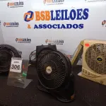 LOTE 306 - 04 VENTILADORES MARCAS E MODELOS DIVERSOS. (NO ESTADO) ATENÇÃO! FAZER A VISITAÇÃO ANTES DE ARREMATAR, NÃO SABEMOS SE FUNCIONA. LEILÃO NÃO TEM GARANTIA E NEM DEVOLUÇÃO, SUJEITO A POSSÍVEIS AVARIAS VISÍVEIS/OCULTAS E/OU AUSÊNCIA DE COMPONENTES.