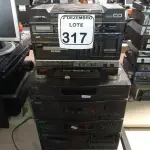 LOTE 317 - 02 TOCA DISCOS E 01 RECEIVER E 01 TOCA CDS C/AVARIAS MARCAS E MODELOS DIVERSOS. (NO ESTADO) ATENÇÃO! FAZER A VISITAÇÃO ANTES DE ARREMATAR, NÃO SABEMOS SE FUNCIONA. LEILÃO NÃO TEM GARANTIA E NEM DEVOLUÇÃO, SUJEITO A POSSÍVEIS AVARIAS VISÍVEIS/OCULTAS E/OU AUSÊNCIA DE COMPONENTES.