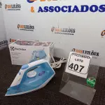 LOTE 407 - 01 FERRO A VAPOR DE PASSAR ROUPAS ELECTROLUX COR BRANCA C/ AZUL (NOVO). (NO ESTADO) ATENÇÃO! FAZER A VISITAÇÃO ANTES DE ARREMATAR, NÃO SABEMOS SE FUNCIONA. LEILÃO NÃO TEM GARANTIA E NEM DEVOLUÇÃO, SUJEITO A POSSÍVEIS AVARIAS VISÍVEIS/OCULTAS E/OU AUSÊNCIA DE COMPONENTES.