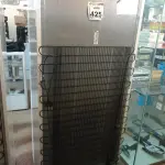 LOTE 425 - 01 GELADEIRA MARCA ELECTROLUX. (NO ESTADO) ATENÇÃO! FAZER A VISITAÇÃO ANTES DE ARREMATAR, NÃO SABEMOS SE FUNCIONA. LEILÃO NÃO TEM GARANTIA E NEM DEVOLUÇÃO, SUJEITO A POSSÍVEIS AVARIAS VISÍVEIS/OCULTAS E/OU AUSÊNCIA DE COMPONENTES.