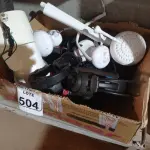 LOTE 504 - 01 LOTE C/ VÁRIOS HEADSETS E CHUVEIROS MARCAS E MODELOS DIVERSOS.  (NO ESTADO) ATENÇÃO! FAZER A VISITAÇÃO ANTES DE ARREMATAR, NÃO SABEMOS SE FUNCIONA. LEILÃO NÃO TEM GARANTIA E NEM DEVOLUÇÃO, SUJEITO A POSSÍVEIS AVARIAS VISÍVEIS/OCULTAS E/OU AUSÊNCIA DE COMPONENTES.