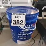 LOTE 382 - 01 GALÃO DE TINTA MARCA QUALITEX. (NO ESTADO) ATENÇÃO! FAZER A VISITAÇÃO ANTES DE ARREMATAR, NÃO SABEMOS SE FUNCIONA. LEILÃO NÃO TEM GARANTIA E NEM DEVOLUÇÃO, SUJEITO A POSSÍVEIS AVARIAS VISÍVEIS/OCULTAS E/OU AUSÊNCIA DE COMPONENTES.