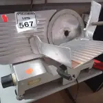 LOTE 567 - 01 CORTADOR DE FRIOS MARCA FILIZOLA. (NO ESTADO) ATENÇÃO! FAZER A VISITAÇÃO ANTES DE ARREMATAR, NÃO SABEMOS SE FUNCIONA. LEILÃO NÃO TEM GARANTIA E NEM DEVOLUÇÃO, SUJEITO A POSSÍVEIS AVARIAS VISÍVEIS/OCULTAS E/OU AUSÊNCIA DE COMPONENTES.