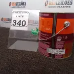 LOTE 340 - 01 LATA DE TINTA COR BRILHANTE PLATINA MARCA SUVINIL 3,6L P/MADEIRAS E METAIS. (NO ESTADO) ATENÇÃO! FAZER A VISITAÇÃO ANTES DE ARREMATAR, NÃO SABEMOS SE FUNCIONA. LEILÃO NÃO TEM GARANTIA E NEM DEVOLUÇÃO, SUJEITO A POSSÍVEIS AVARIAS VISÍVEIS/OCULTAS E/OU AUSÊNCIA DE COMPONENTES.