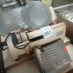 LOTE 351 - 01 CORTADOR DE FRIOS MARCA FILIZOLA. (NO ESTADO) ATENÇÃO! FAZER A VISITAÇÃO ANTES DE ARREMATAR, NÃO SABEMOS SE FUNCIONA. LEILÃO NÃO TEM GARANTIA E NEM DEVOLUÇÃO, SUJEITO A POSSÍVEIS AVARIAS VISÍVEIS/OCULTAS E/OU AUSÊNCIA DE COMPONENTES.