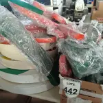 LOTE 442 - 02 CREPERIAS MARCAS E MODELOS DIVERSOS E DIVERSOS NÚMEROS E LETRAS DECORATIVOS DE FERRO P/PAREDE. (NO ESTADO) ATENÇÃO! FAZER A VISITAÇÃO ANTES DE ARREMATAR, NÃO SABEMOS SE FUNCIONA. LEILÃO NÃO TEM GARANTIA E NEM DEVOLUÇÃO, SUJEITO A POSSÍVEIS AVARIAS VISÍVEIS/OCULTAS E/OU AUSÊNCIA DE COMPONENTES.