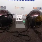 LOTE 342 - 02 CAPACETES DE PILOTO. (NO ESTADO) ATENÇÃO! FAZER A VISITAÇÃO ANTES DE ARREMATAR, NÃO SABEMOS SE FUNCIONA. LEILÃO NÃO TEM GARANTIA E NEM DEVOLUÇÃO, SUJEITO A POSSÍVEIS AVARIAS VISÍVEIS/OCULTAS E/OU AUSÊNCIA DE COMPONENTES.